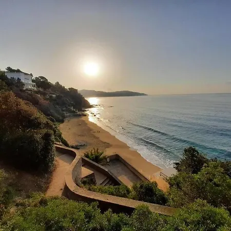 Duplex With Discrete Terrace, Peacefull, Gigaro 10mn Walk