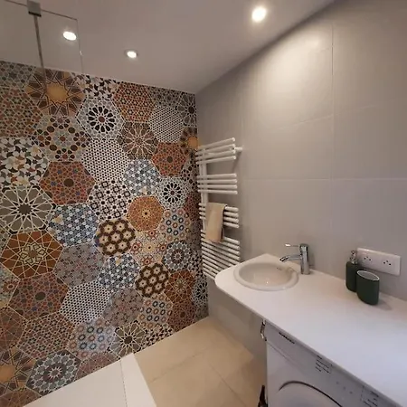 Duplex With Discrete Terrace, Peacefull, Gigaro 10mn Walk Apartment *
