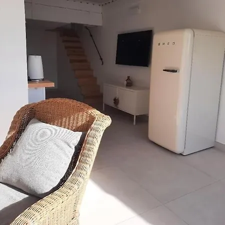 Duplex With Discrete Terrace, Peacefull, Gigaro 10mn Walk *